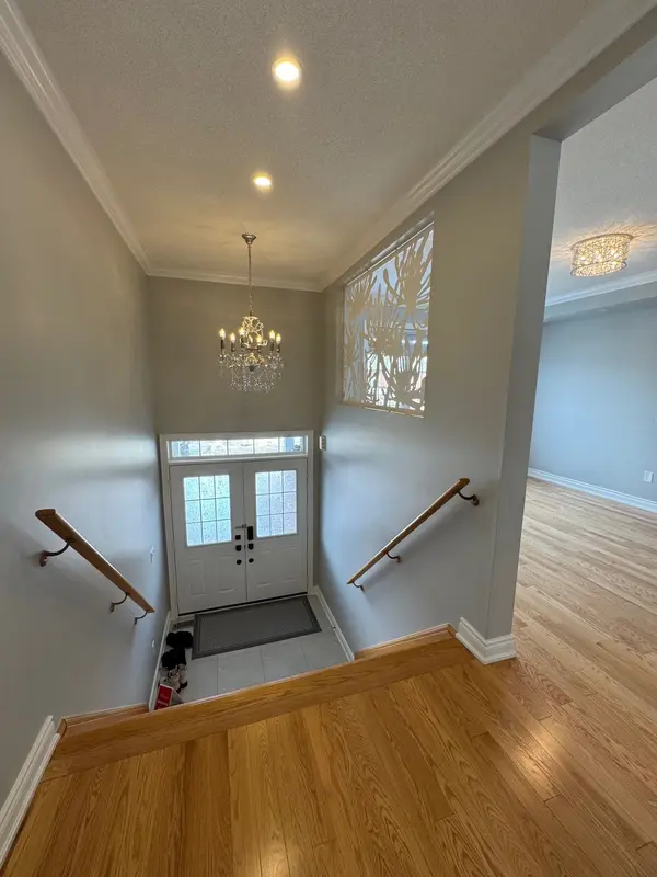 37 Matthewson AVE, Bradford West Gwillimbury, ON L3Z 0P3