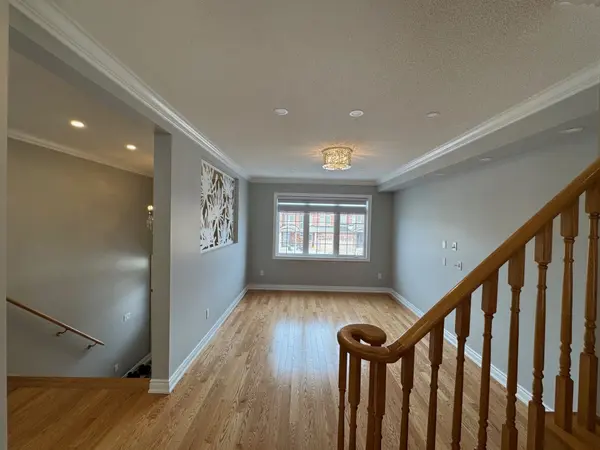 37 Matthewson AVE, Bradford West Gwillimbury, ON L3Z 0P3