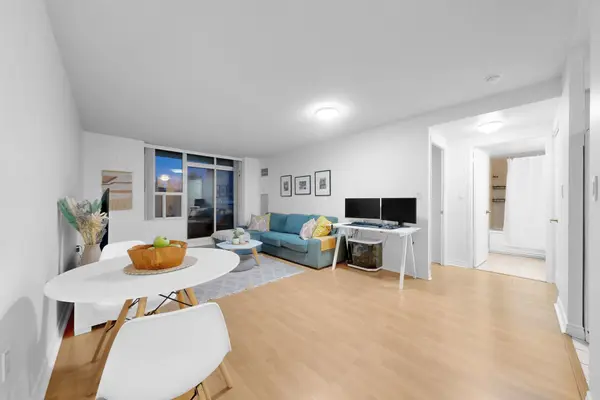 2100 John ST #216, Markham, ON L3T 7S6