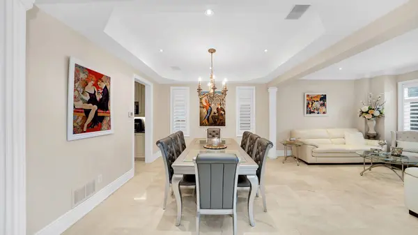 328 St. Urbain DR, Vaughan, ON L4H 0M3