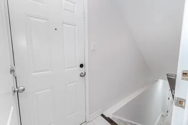 1356 Basswood CRES #Lower, Milton, ON L9E 1M4