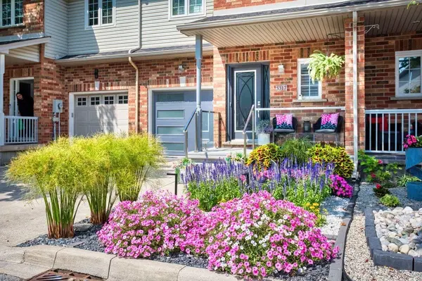 5317 Applegarth DR, Burlington, ON L7L 7E3