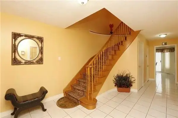 62 Candy CRES, Brampton, ON L6X 3Z5