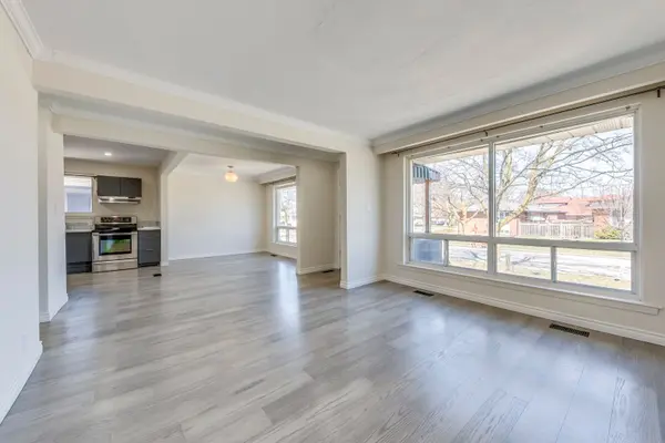 82 Celestine DR, Toronto W09, ON M9R 3N4