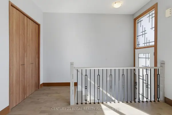 28A Twenty First ST, Toronto W06, ON M8V 3L7