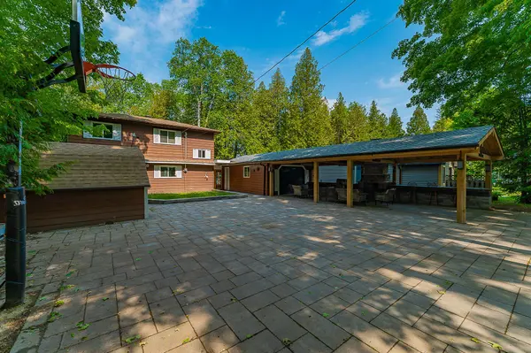 170 Francis DR, Georgian Bluffs, ON N0H 2K0