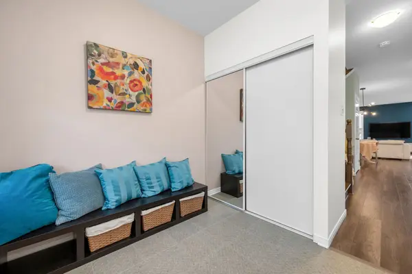 302 Haliburton HTS, Kanata, ON K2S 1S3