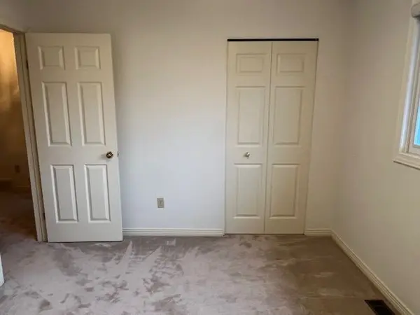 38 Bateman DR, South Of Baseline To Knoxdale, ON K2G 5H4