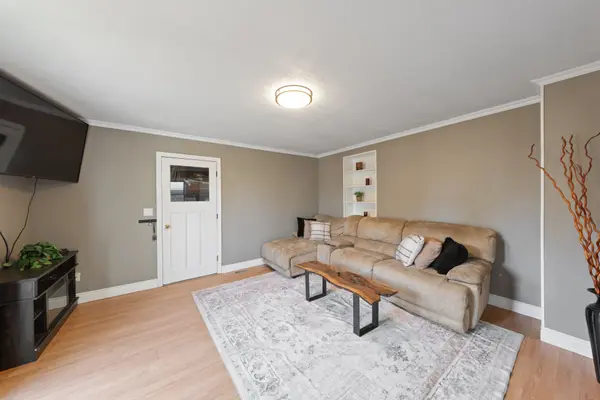 61 Queen ST, Huron East, ON N0G 1H0