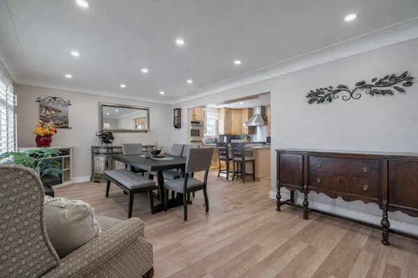 53 Third RD E, Hamilton, ON L8J 3J5