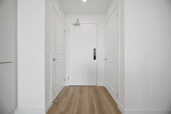 461 Green RD #1003, Hamilton, ON L8E 0L5