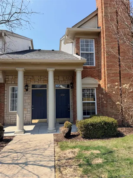 5292 Brookemonte CIR, Oakland Charter Township, MI 48306