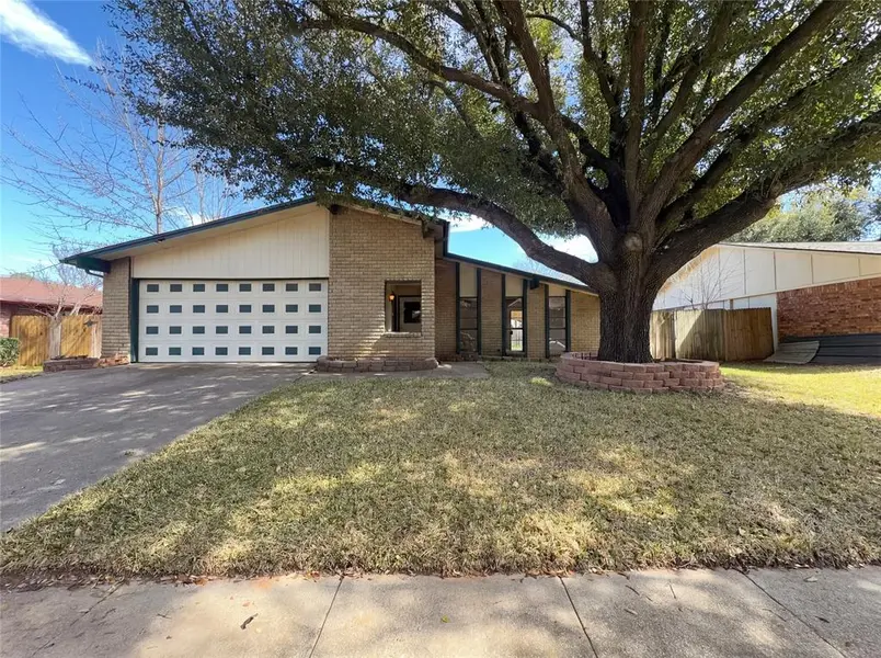 2623 Crestmoor Court, Arlington, TX 76016