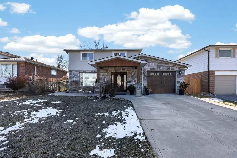 5 Jills CT, Barrie, ON L4M 4L6