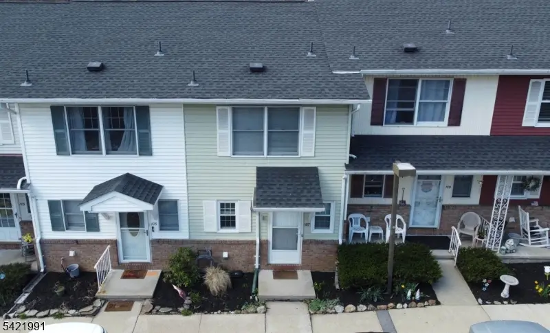 107 Brook Dr, Hackettstown Town, NJ 07840