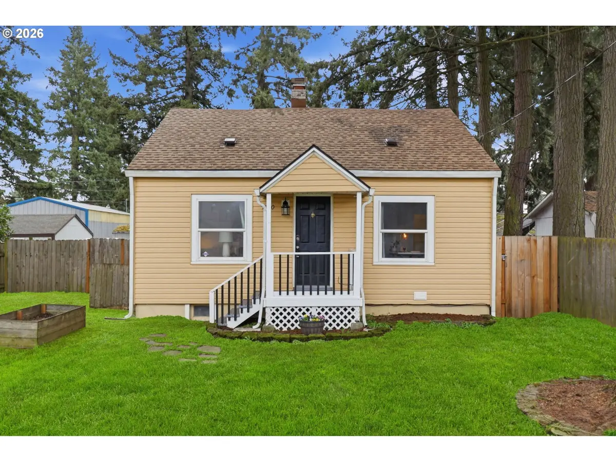 7930 SE OVERLAND ST, Milwaukie, OR 97222