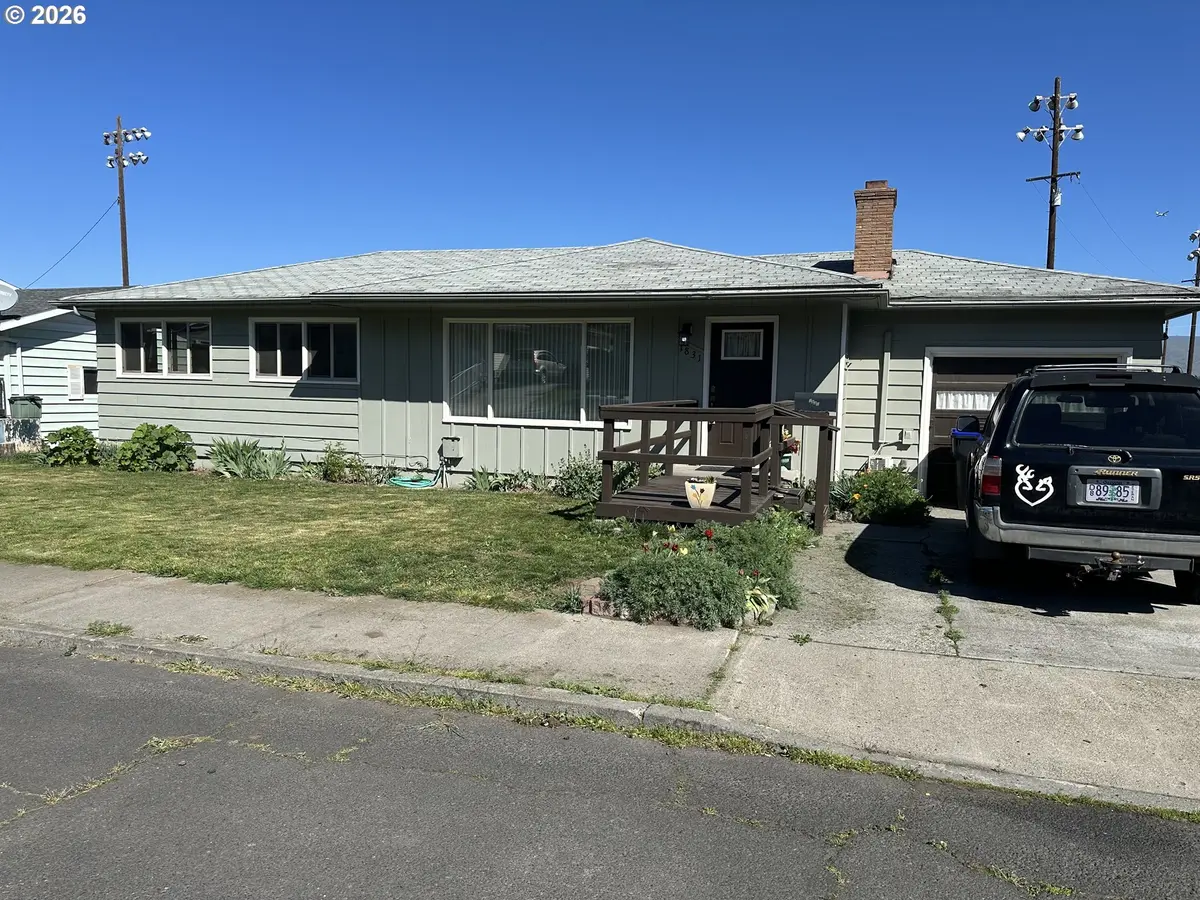 1831 E 14TH ST, The Dalles, OR 97058