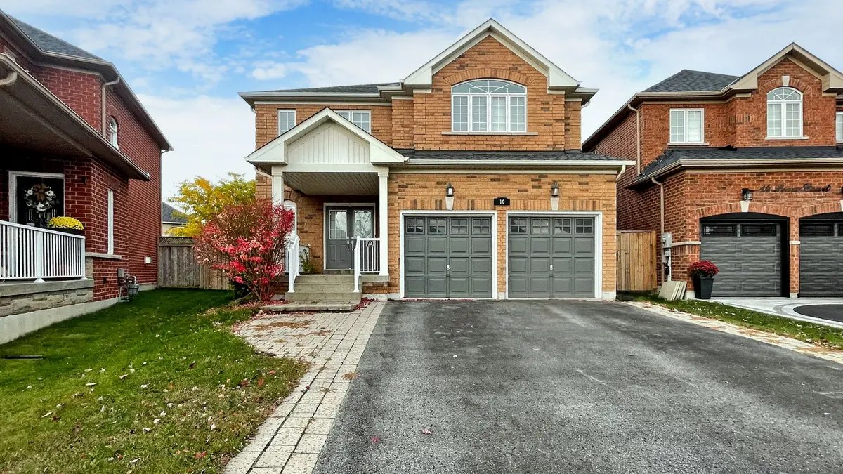 10 Pears CT #Upper, Clarington, ON L1E 3H9