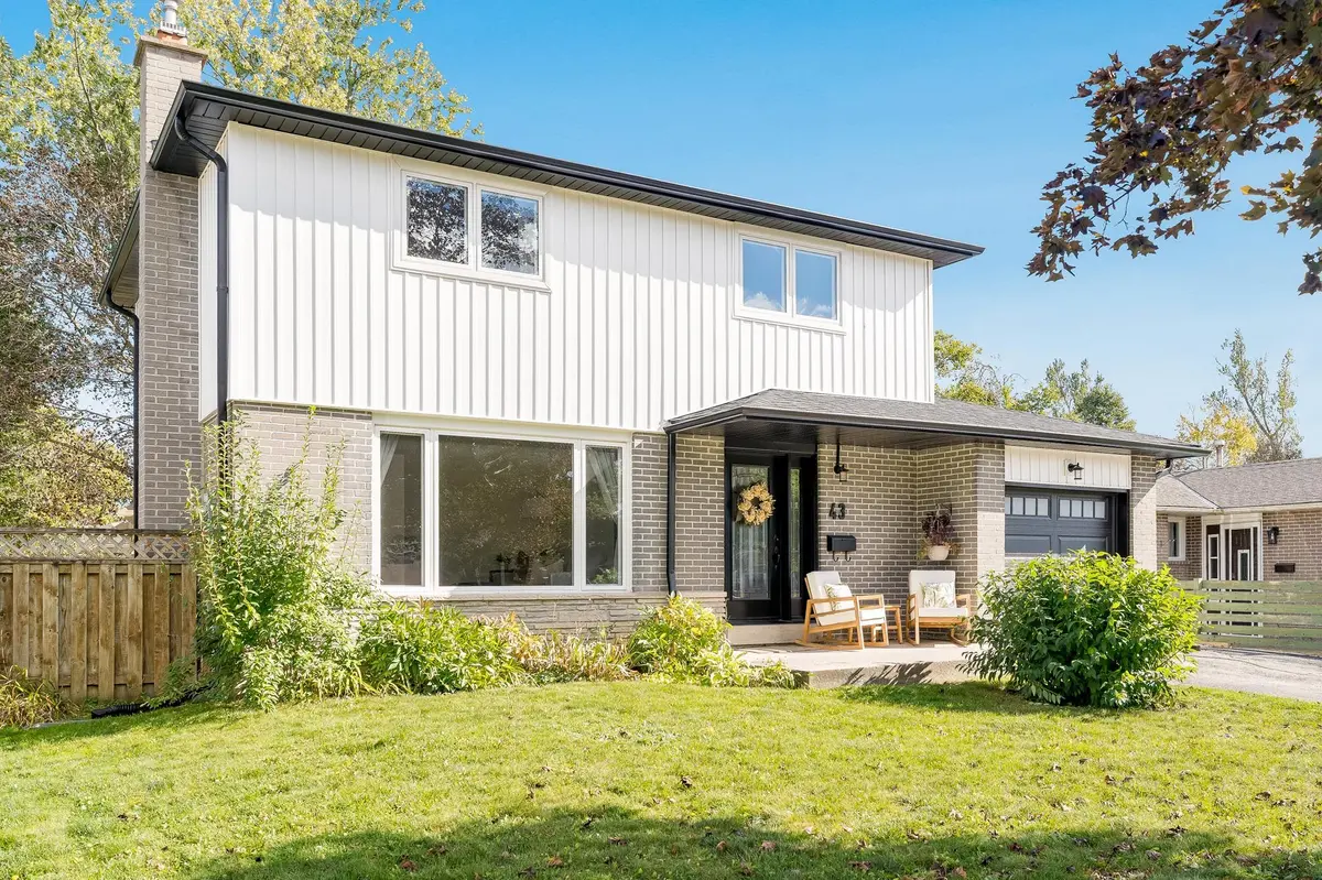 43 Jeffrey ST, Barrie, ON L4M 4L4