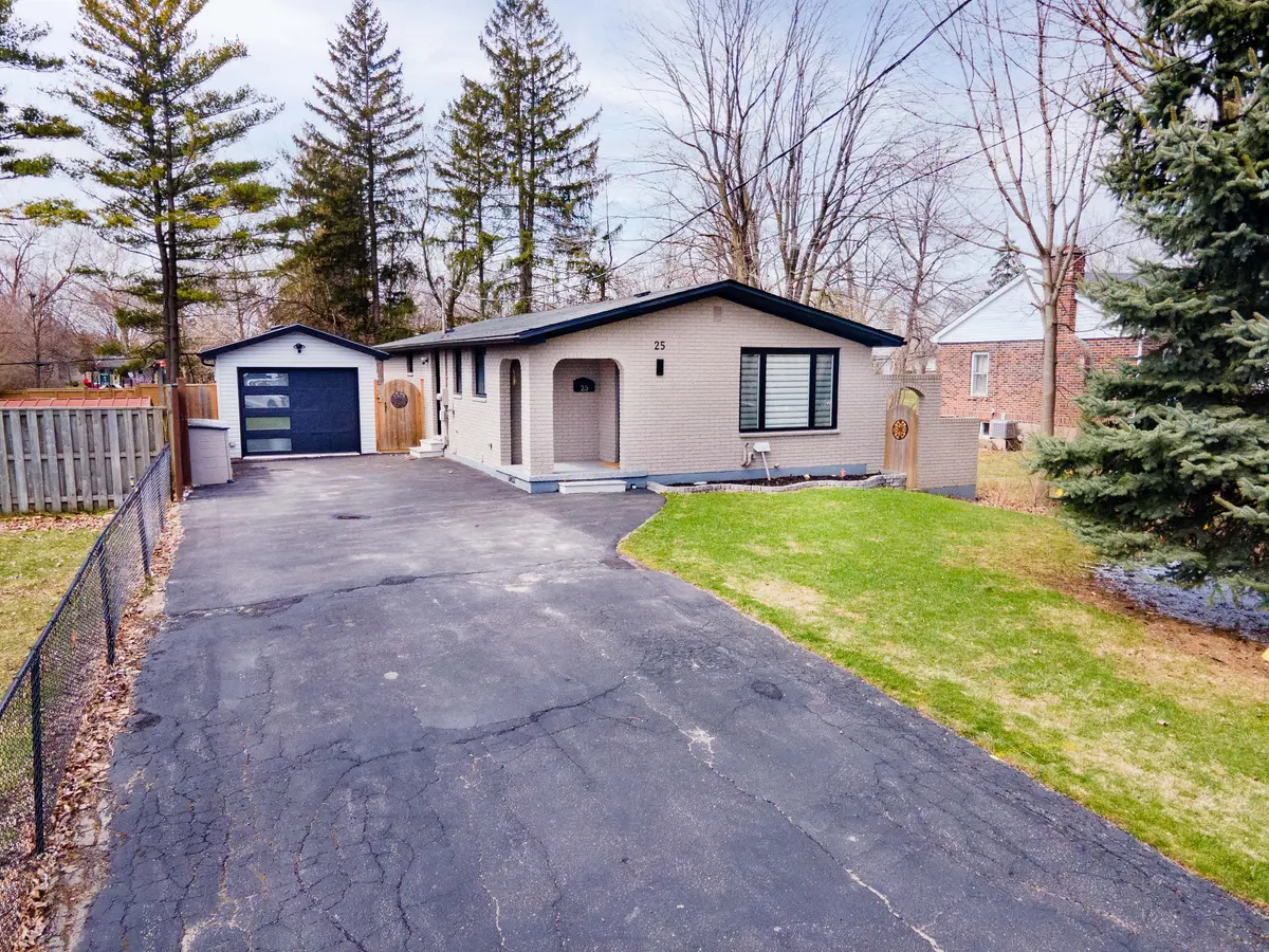 25 HOLIDAY AVE, London South, ON N6E 1M9