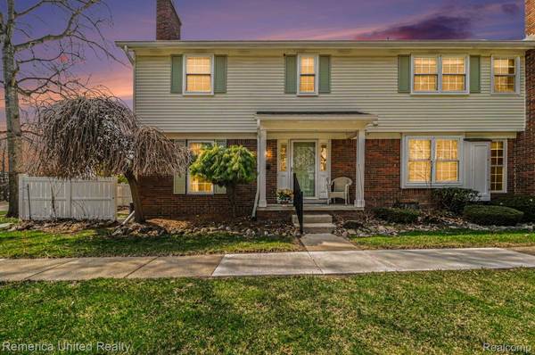 20807 E Glen Haven CIR, Novi, MI 48167