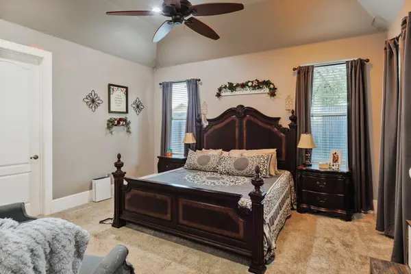 209 N Wickham Street, Alvord, TX 76225