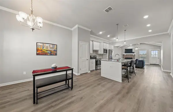 429 Travis Drive, Mcgregor, TX 76657