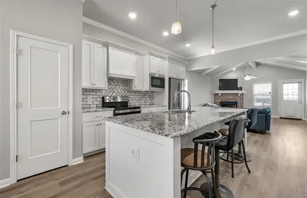 429 Travis Drive, Mcgregor, TX 76657