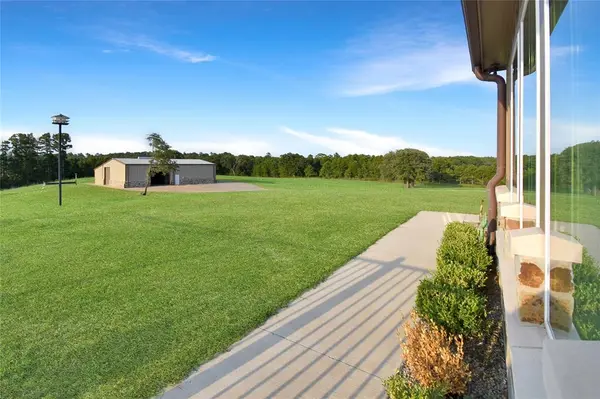 13096 Honey Poo Lane, Brownsboro, TX 75756