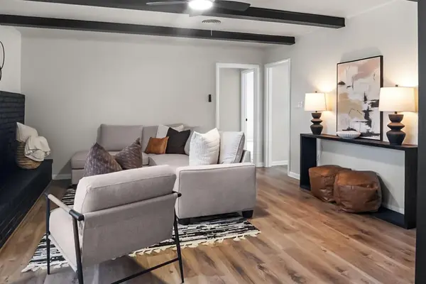 5709 Wedgworth Road, Fort Worth, TX 76133