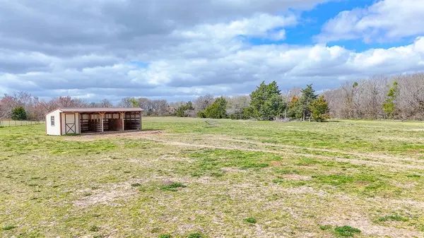 706 County Road 2260, Corsicana, TX 75109