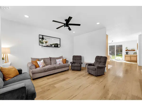 225 W Christy CT, Yacolt, WA 98675