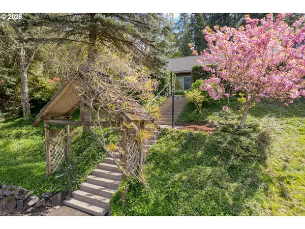 42 RIDGEWOOD DR, Eugene, OR 97405