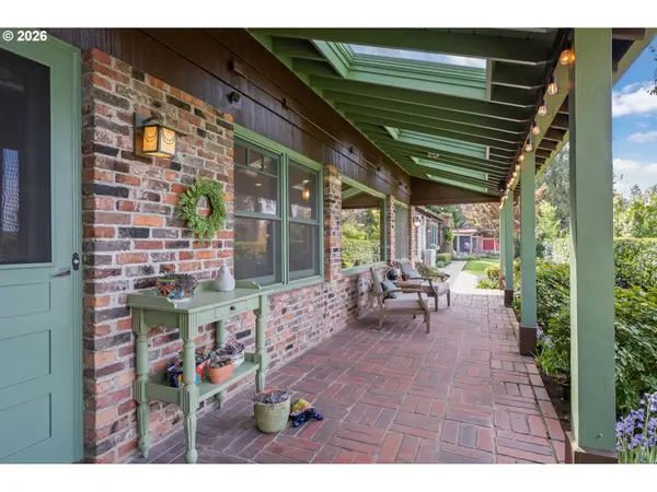 42 RIDGEWOOD DR, Eugene, OR 97405