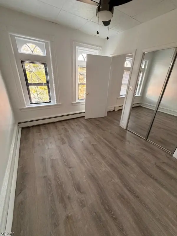 60 James St, Newark City, NJ 07102