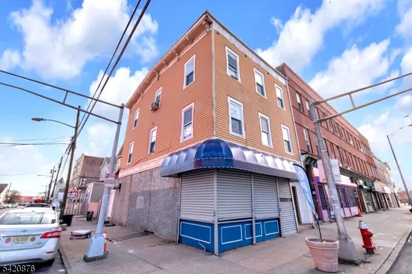 95 1St St, Elizabeth City, NJ 07206