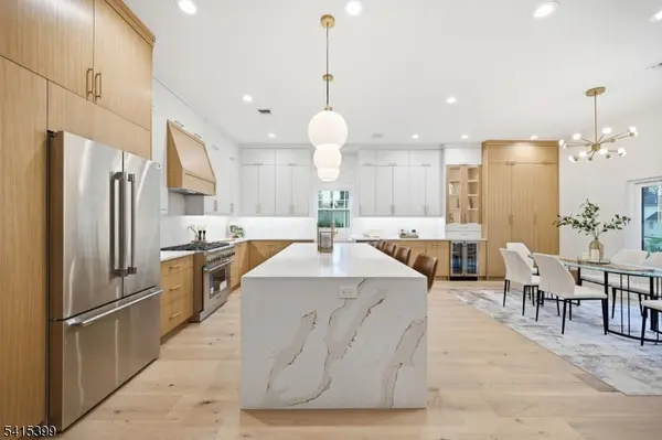 41 Orchard Rd, Florham Park Boro, NJ 07932