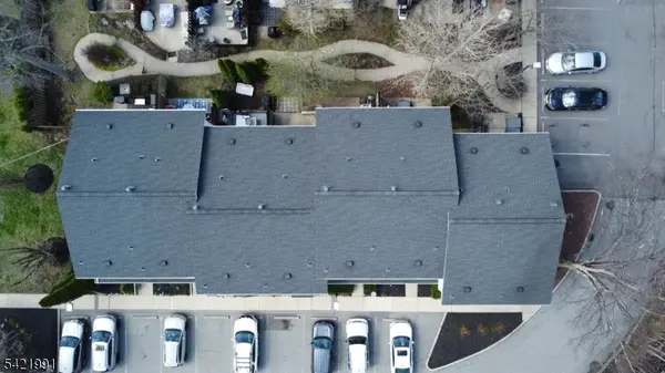 107 Brook Dr, Hackettstown Town, NJ 07840