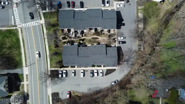 107 Brook Dr, Hackettstown Town, NJ 07840