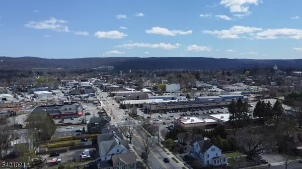 107 Brook Dr, Hackettstown Town, NJ 07840