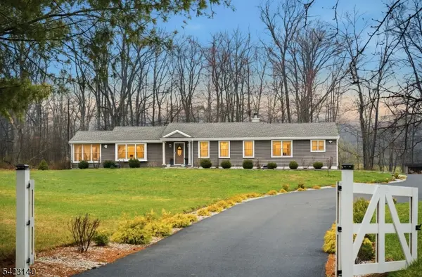 17 Fairmount Rd W, Tewksbury Twp., NJ 07830