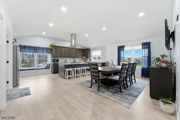 17 Fairmount Rd W, Tewksbury Twp., NJ 07830