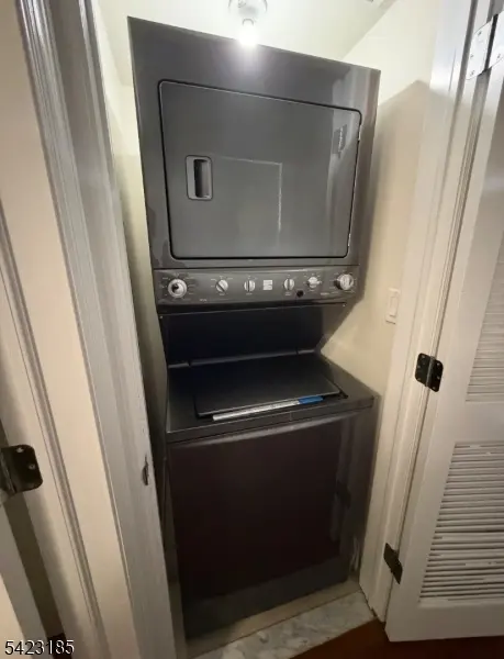 211 40Th St #3C, Union City, NJ 07087