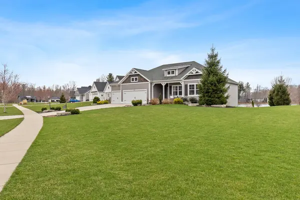 6317 Eaglewood DR, Blendon Twp, MI 49426