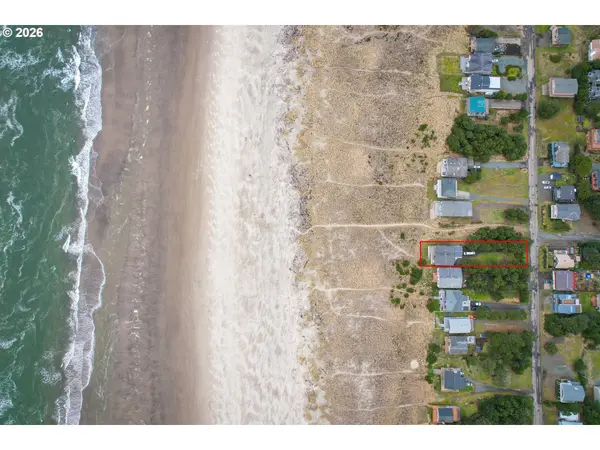 26580 BEACH DR, Rockaway Beach, OR 97136