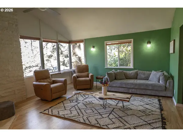 1960 W 25TH AVE, Eugene, OR 97405