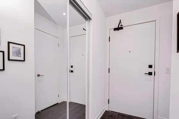 55 Mercer ST #322, Toronto C01, ON M5V 0W4