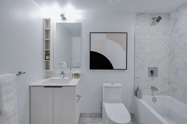 82 Dalhousie ST #2215, Toronto C08, ON M5B 0C5