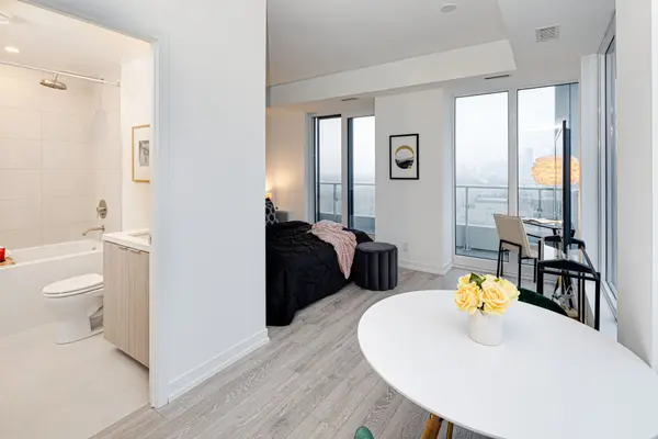 2020 Bathurst ST #1820, Toronto C03, ON M5P 0A6