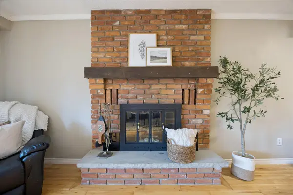 24 Andrea RD, Ajax, ON L1S 3V7